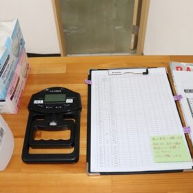健康づくりの一環として握力測定器の導入しました！