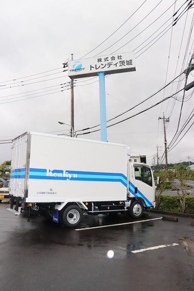 いすゞ様より新車のエルフが納車されました